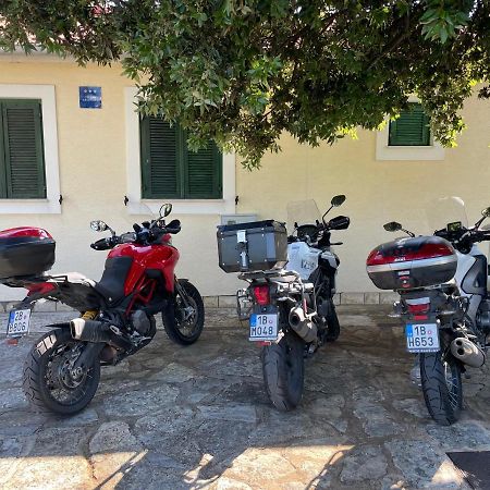Apartments Antonija Punta Skala Next To Falkensteiner Resort เพทรอซาเน ภายนอก รูปภาพ