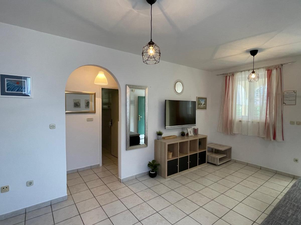 Apartments Antonija Punta Skala Next To Falkensteiner Resort เพทรอซาเน ภายนอก รูปภาพ