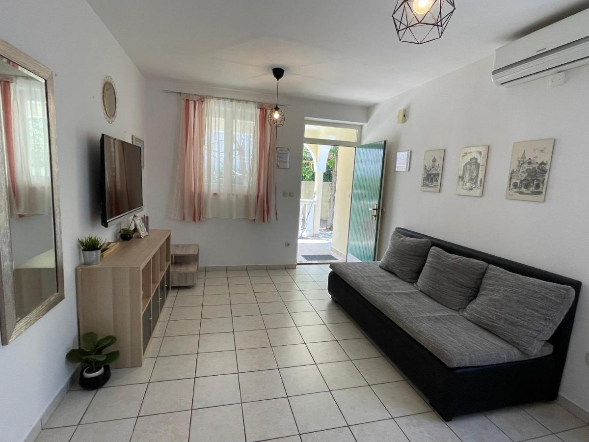 Apartments Antonija Punta Skala Next To Falkensteiner Resort เพทรอซาเน ภายนอก รูปภาพ