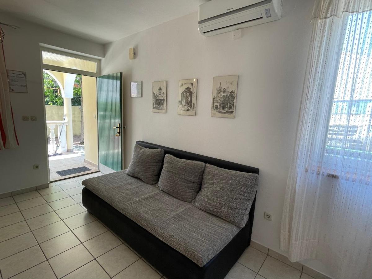 Apartments Antonija Punta Skala Next To Falkensteiner Resort เพทรอซาเน ภายนอก รูปภาพ