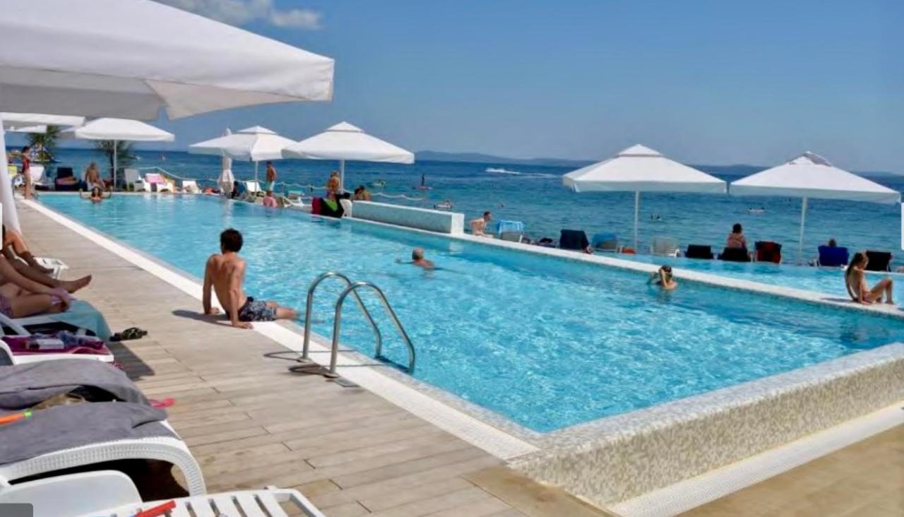 Apartments Antonija Punta Skala Next To Falkensteiner Resort เพทรอซาเน ภายนอก รูปภาพ