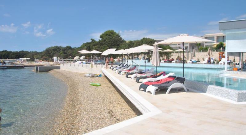 Apartments Antonija Punta Skala Next To Falkensteiner Resort เพทรอซาเน ภายนอก รูปภาพ