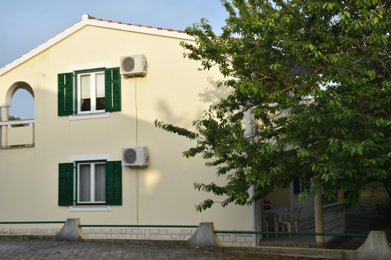 Apartments Antonija Punta Skala Next To Falkensteiner Resort เพทรอซาเน ภายนอก รูปภาพ